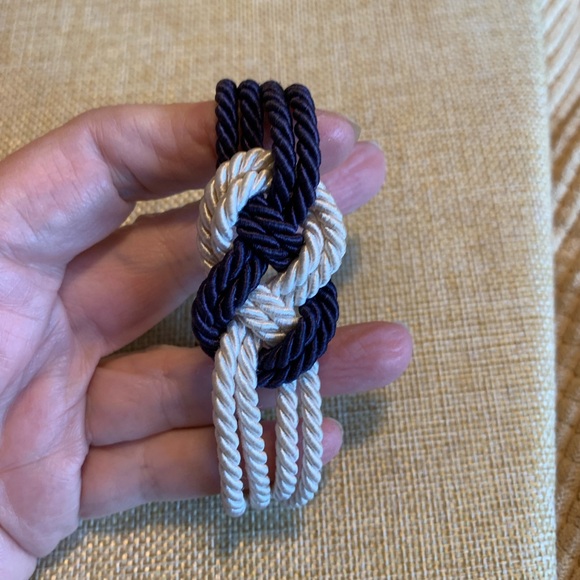 Nautical bracelet with solid brass fastener. - Picture 5 of 6